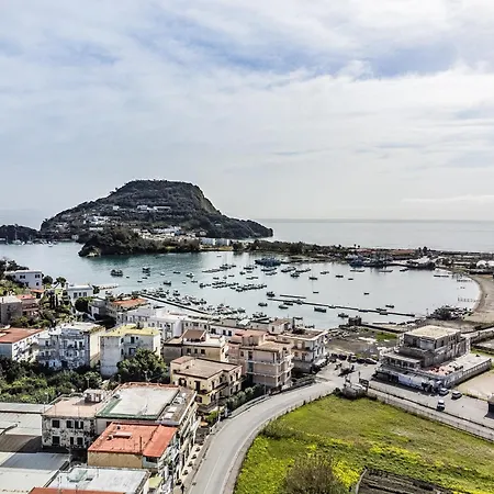 Elegant - & Minimal Design Apartment